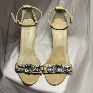 ALDO peep toe w/stones and ankle wrap nude color size 7.5